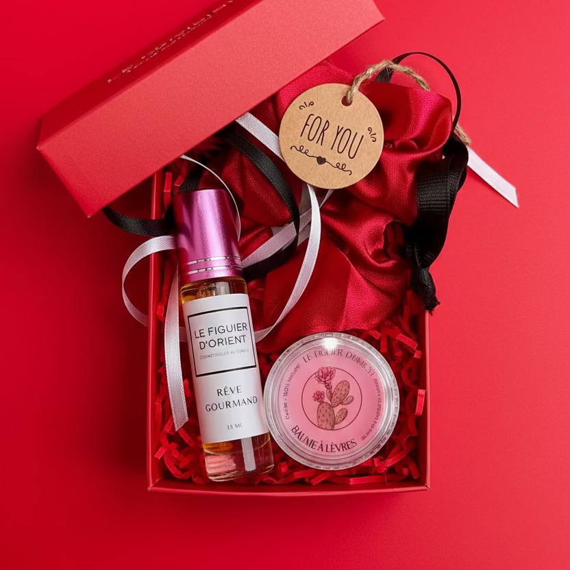 Coffret cadeau pour femme avec parfum musc gourmand et baume à lèvres naturel, best-seller de Le Figuier d’Orient, idéal comme cadeau de dernière minute, sensuel et élégant.