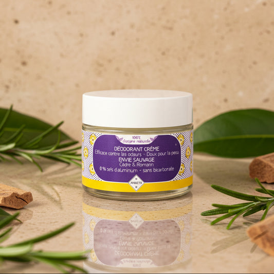 Déodorant naturel crème Envie Sauvage au cèdre et romarin en pot en verre avec couvercle blanc, formule sans sels d’aluminium et sans bicarbonate, parfum aromatique naturel, Le Figuier d’Orient.