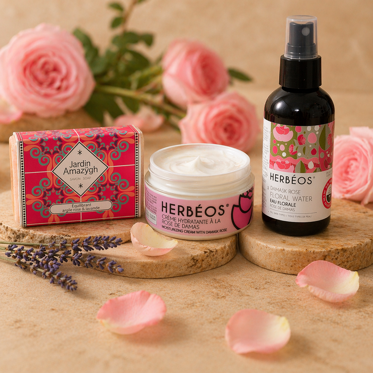 Rituel soin visage à la rose de damas avec eau florale, crème hydratante et savon naturel pour une peau douce et lumineuse – Le Figuier d’Orient